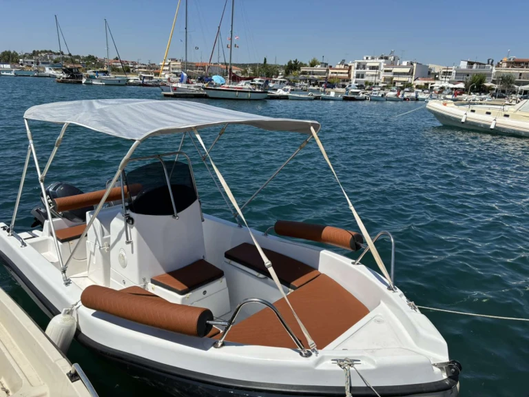 Athrakiboats TRITON de alquiler a Néa Moudhaniá