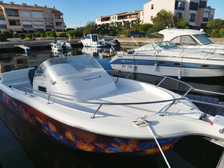 Alquiler de barcos Saint-Cyprien barato de White Shark 248