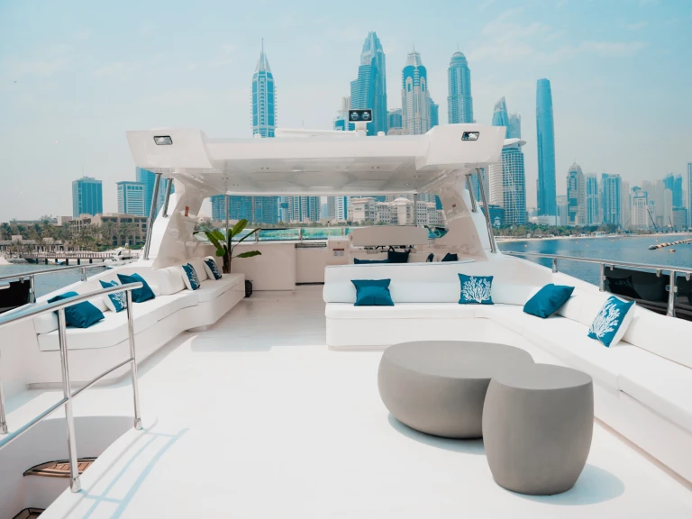 Alquiler de  Luxury Motor Yacht X35 en Dubai Marina