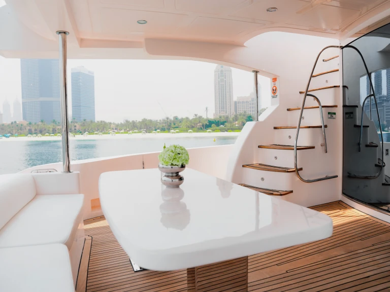 Alquiler de barcos Dubai Marina barato de Luxury Motor Yacht X35