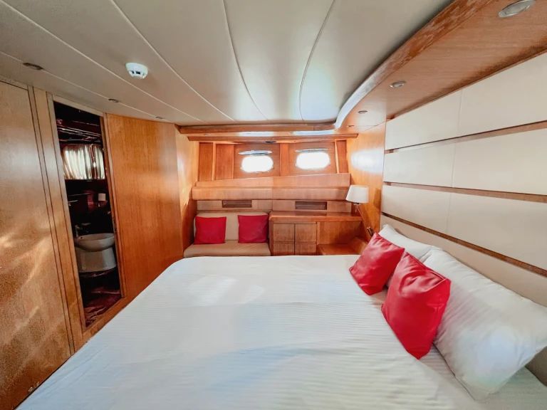 Alquiler de barcos Dubai Marina barato de Luxury Motor Yacht X16