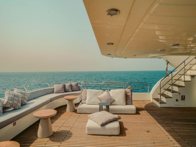  Luxury Motor Yacht S de alquiler a Dubai Marina