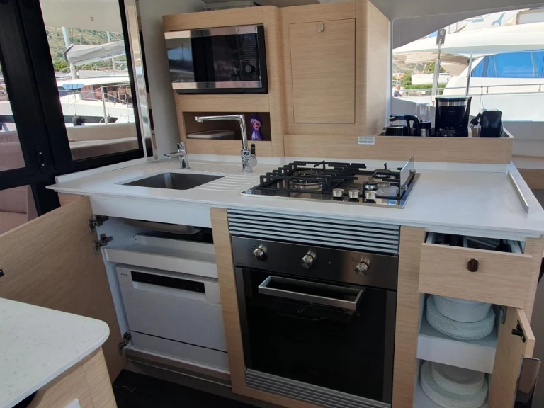 Alquiler de Fountaine Pajot FP 44 en Seget Donji
