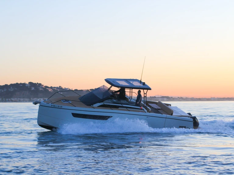 Alquiler de  Nuva M11 Cabin en Sitges