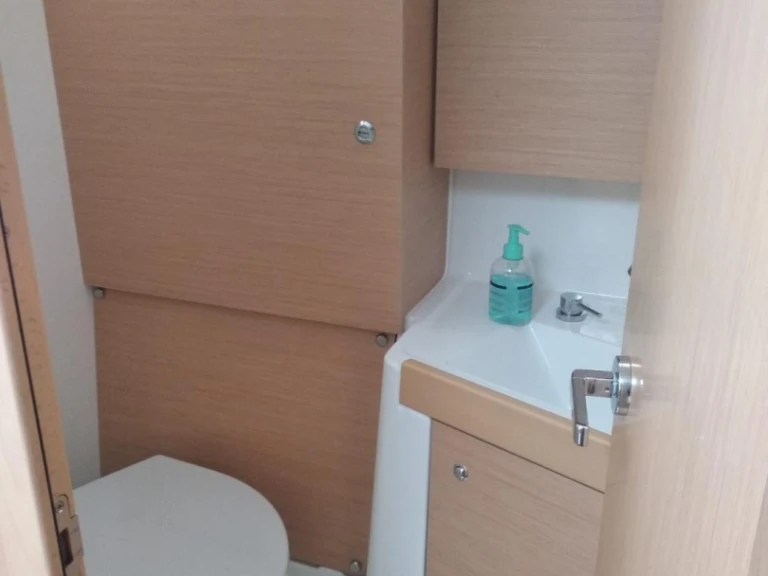 Alquiler de Bénéteau Oceanis 38.1 en Livorno