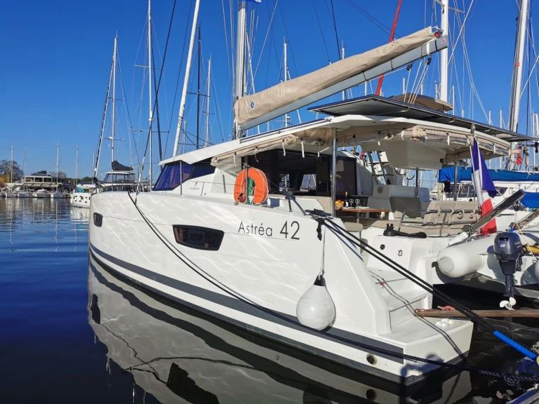 Alquiler Catamarán Fountaine Pajot con o sin  título de navegación