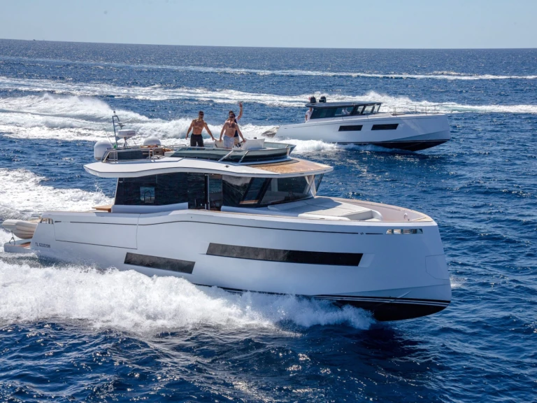 Alquiler de Yate de lujo, con o sin patrón Pardo Yachts Port Grimaud