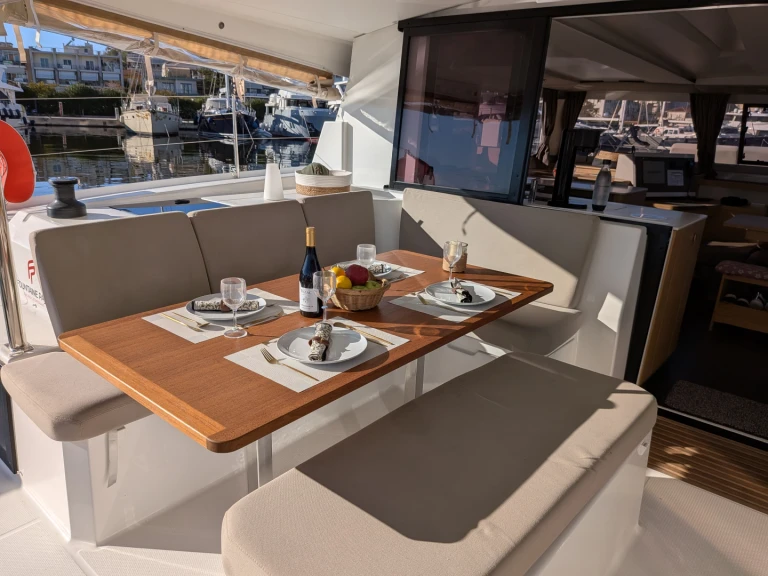 Alquiler de barcos Marsella barato de Astrea 42