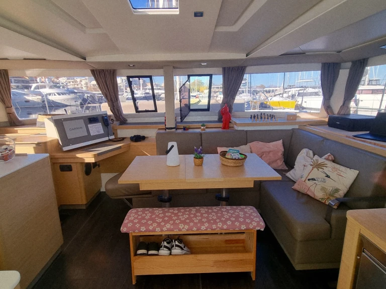 Alquiler de embarcaciones Fountaine Pajot Astrea 42 enMarsella en Samboat