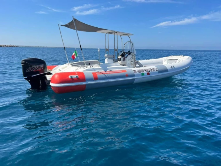 MV Marine 770 de alquiler a Trapani