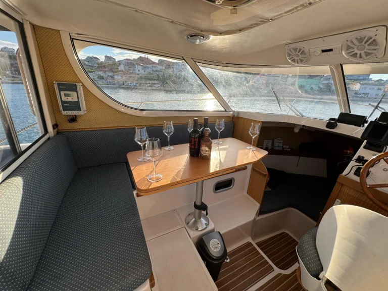 Alquiler de barcos Preko barato de Quicksilver 700 Week-End