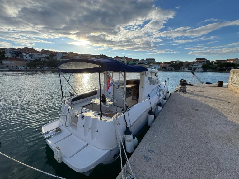 Alquiler de embarcaciones Quicksilver Quicksilver 700 Week-End enPreko en Samboat