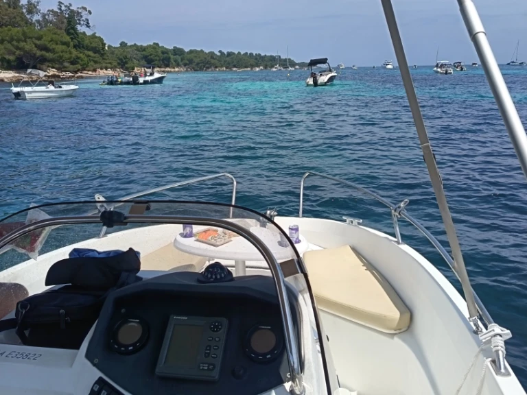 Alquiler de barcos Mandelieu-la-Napoule barato de Flyer 550 Open S2
