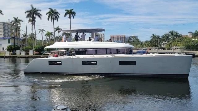 Lagoon 620 Power Catamaran de alquiler a Key West