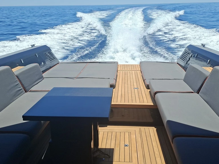 Alquiler de Wally Wally Power 47 en Porto Badino