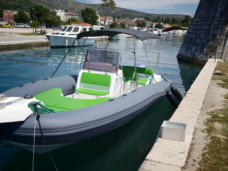 Alquiler de Neumática, con o sin patrón Marlin Boat Split