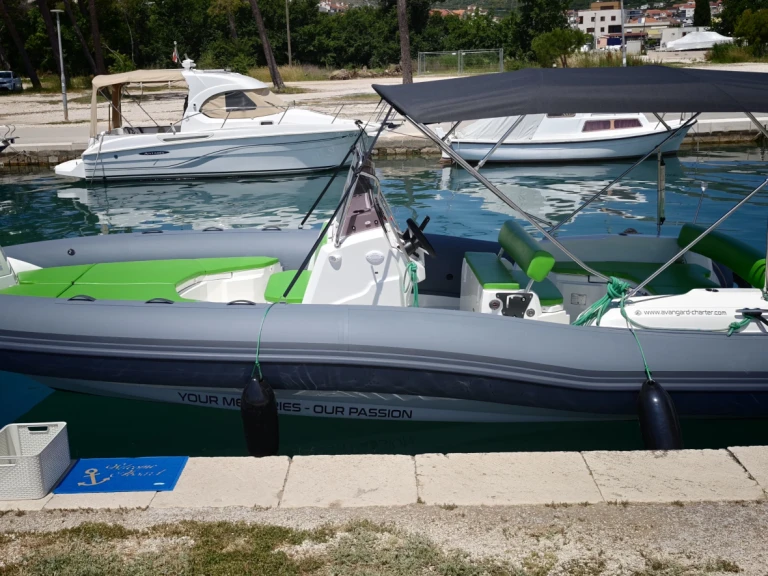 Alquiler Neumática Marlin Boat con o sin  título de navegación