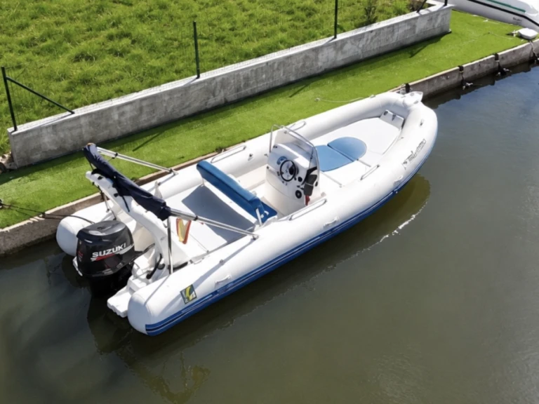 Alquiler de embarcaciones Zodiac Medline II enRoses en Samboat