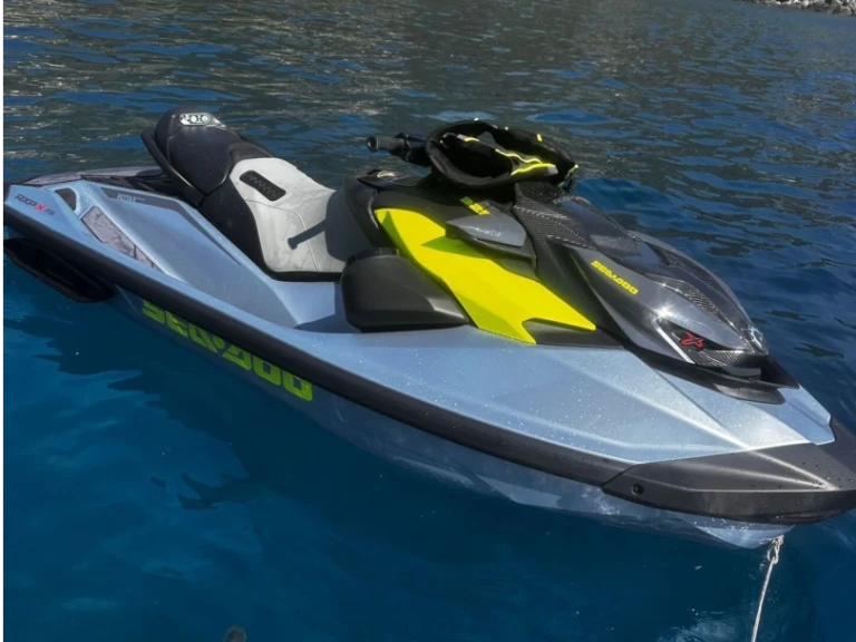 Sea-Doo RXT-X RS 325 de alquiler a Capri