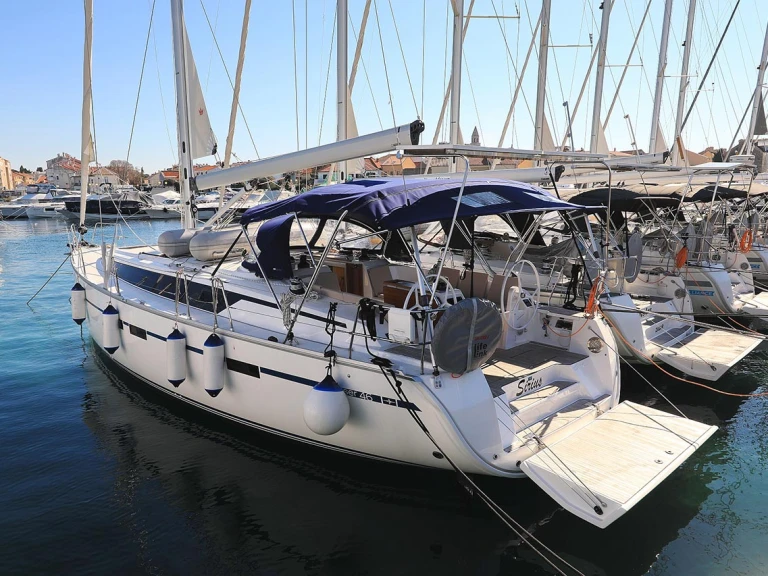 Alquiler Pula - Bavaria Cruiser 46 en SamBoat