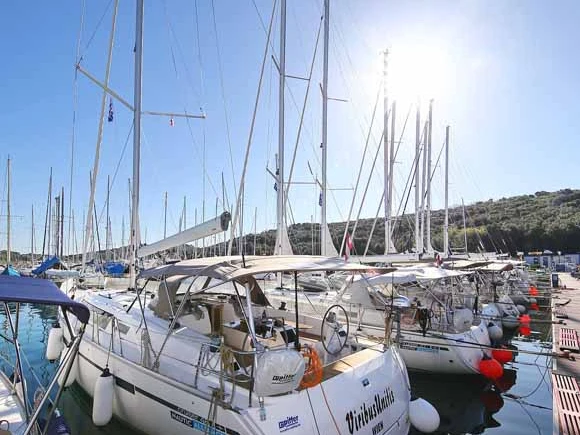 Alquiler Velero Bavaria con o sin  título de navegación