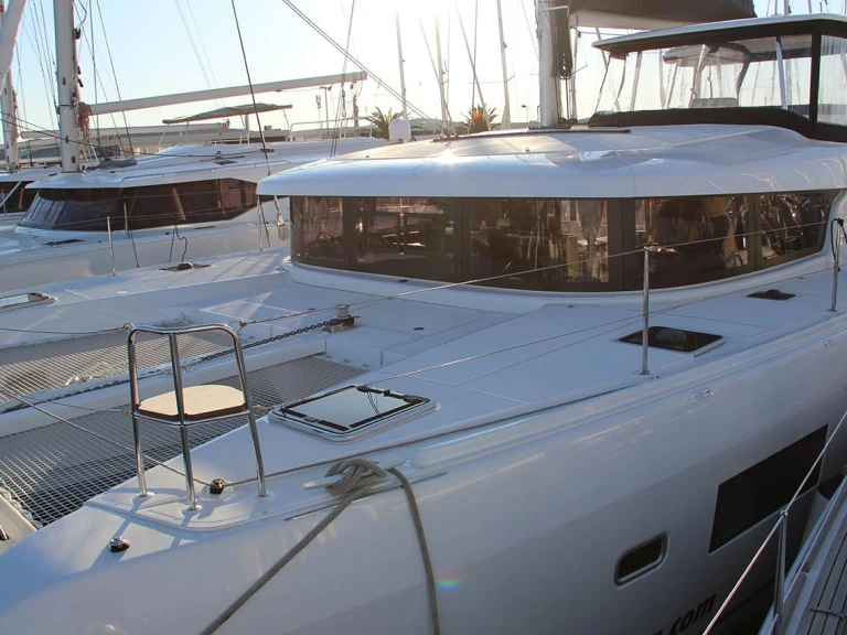 Alquiler de Lagoon Lagoon 42 en Pula