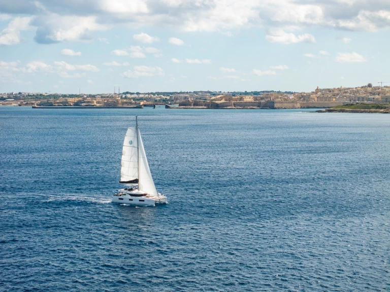 Alquiler Catamarán Lagoon con o sin  título de navegación