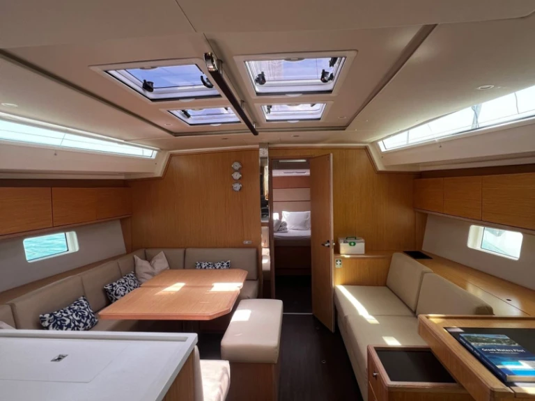 Alquiler Álimos - Bavaria Bavaria C50 Style en SamBoat