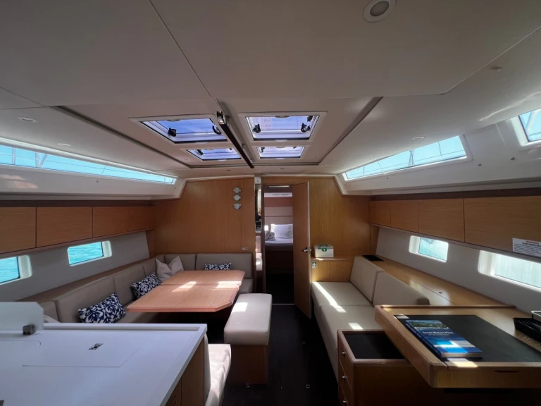 Alquiler de barcos Álimos barato de Bavaria C50 Style