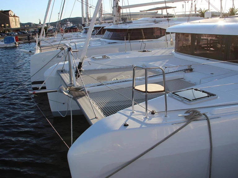 Alquiler Catamarán en Pula - Lagoon Lagoon 42