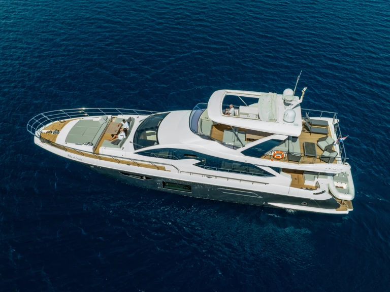 Alquiler de barcos Sukošan barato de Azimut 72 Fly