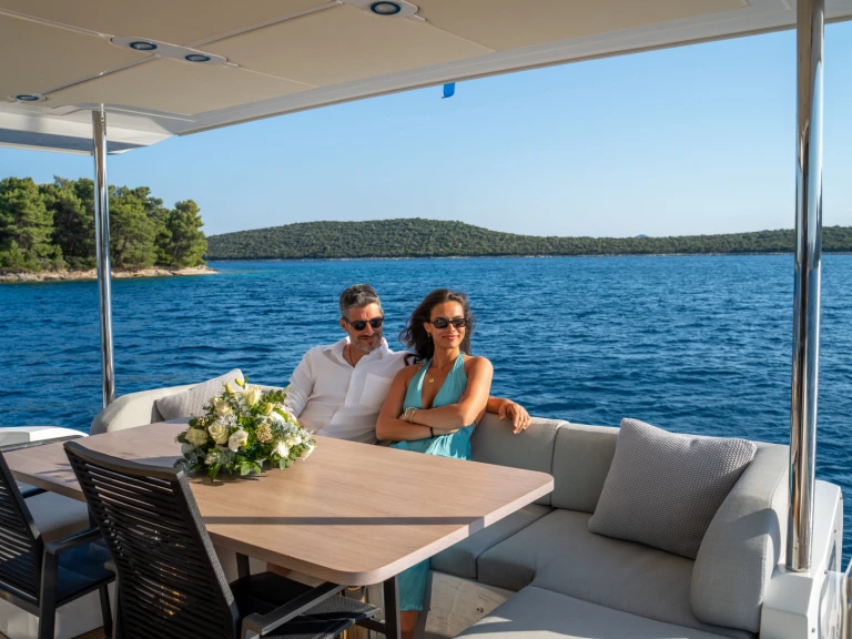 Alquiler de embarcaciones Azimut Azimut 72 Fly enSukošan en Samboat