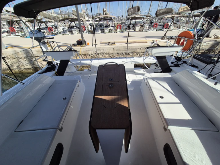 Alquiler de Dufour Dufour 44 en Álimos