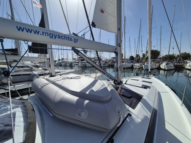 Alquiler de barcos Álimos barato de Dufour 44