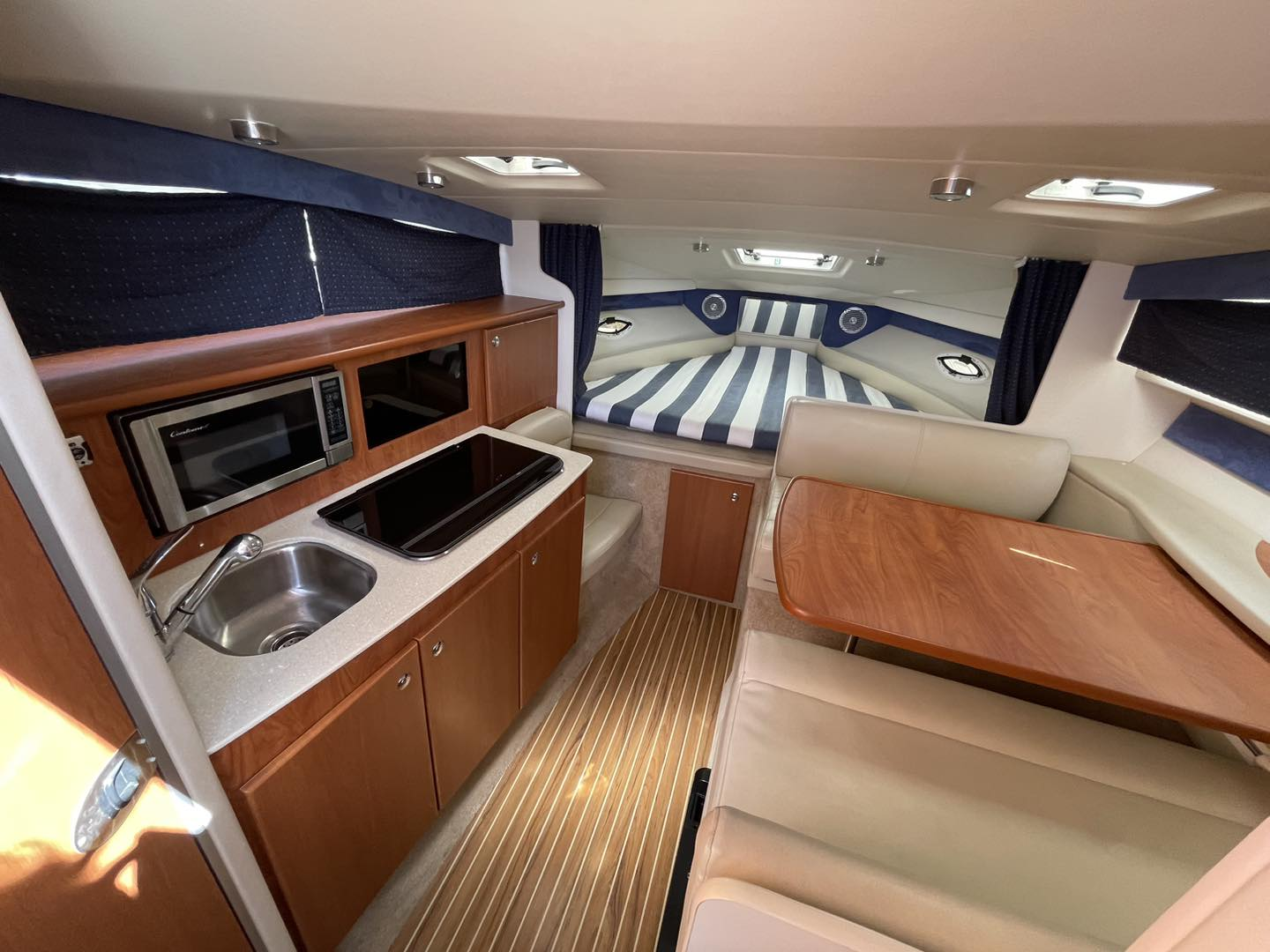 Alquiler de Bayliner Bayliner 285 Cruiser en Nice