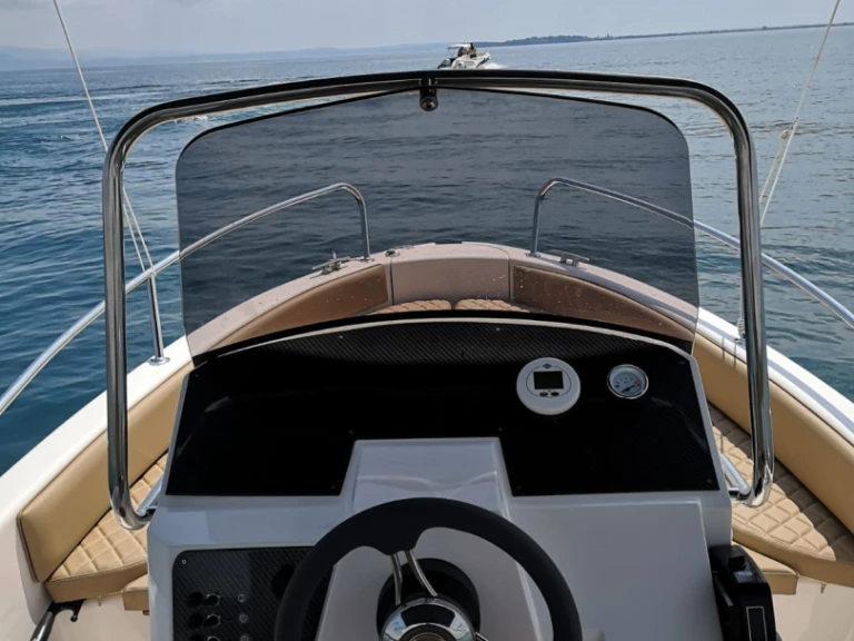 Alquiler de barcos Barcelona barato de Q17