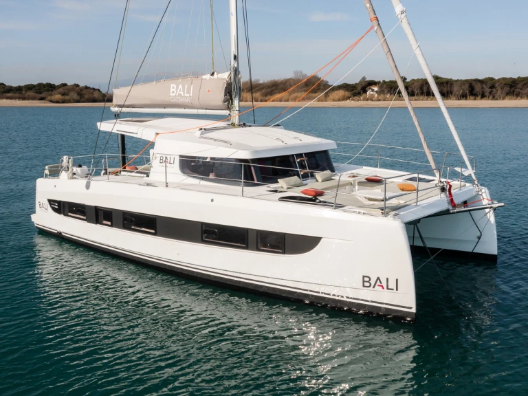 Alquiler Catamarán en Ribishi - Bali Bali Catsmart