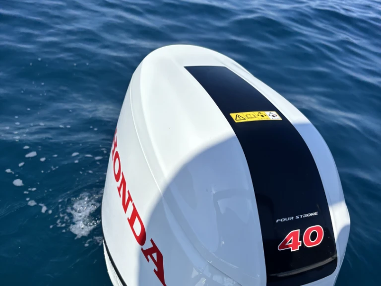 Alquiler de barcos Giardini-Naxos barato de Sport Line 19