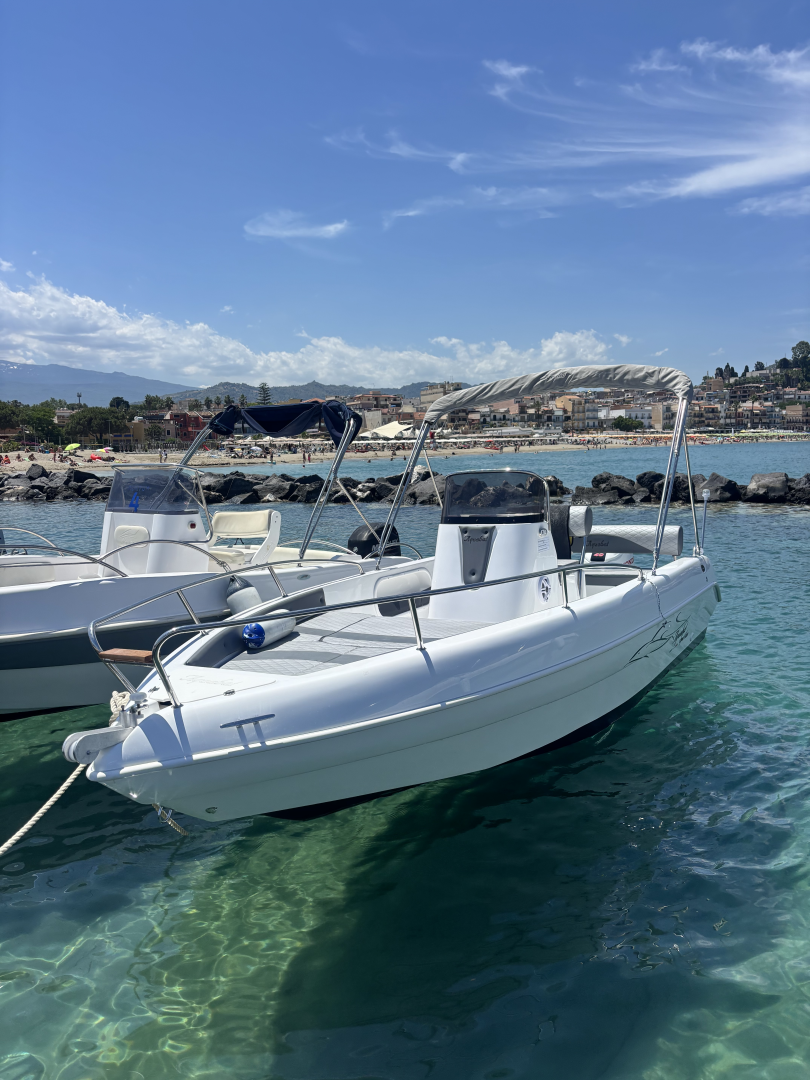 Alquiler Lancha en Giardini-Naxos - Aquabat Sport Line 19