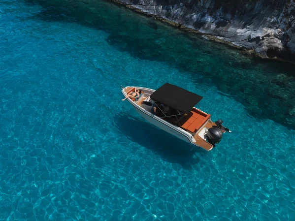 Alquiler de embarcaciones Protagon Space 25 enZante en Samboat
