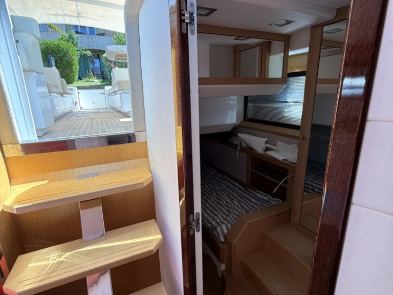 Alquiler de Ulisse 2000 Napoli UNICA 42 en Port Grimaud