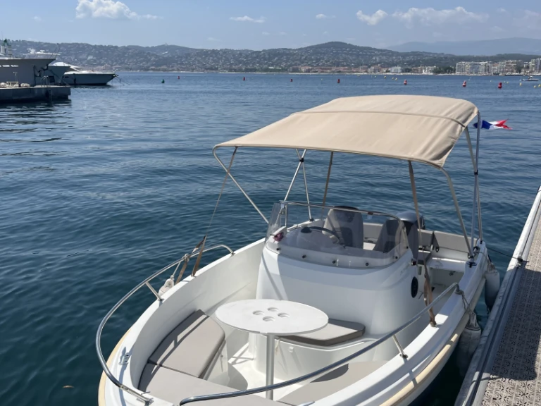 Alquiler Lancha en Antibes - Jeanneau Cap Camarat 5.5 CC Serie 2 Style