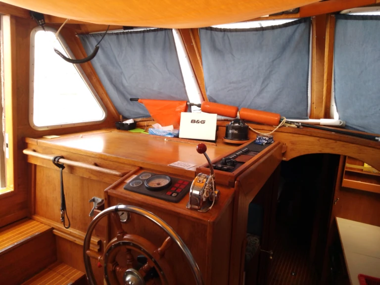 Alquiler de Velero, con o sin patrón Siltala La Rochelle