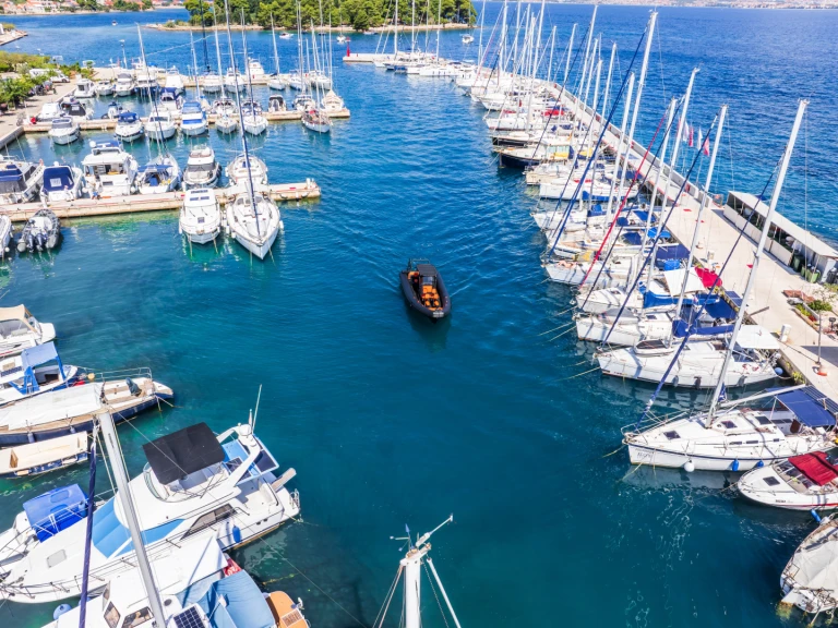 Alquiler Neumática Sea Marine con o sin  título de navegación