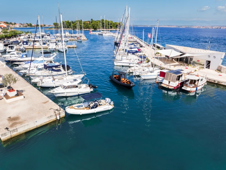 Sea Marine 860 de alquiler a Preko