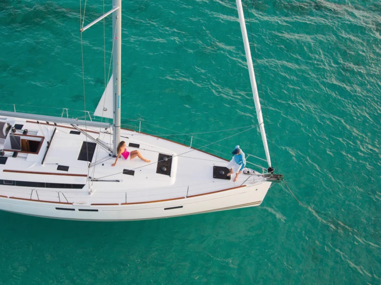 Alquiler de embarcaciones Jeanneau Sun Odyssey 469 enValletta en Samboat