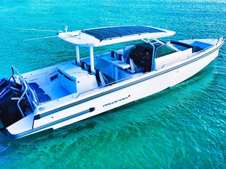 Alquiler de Axopar Axopar 37 Sun-Top en Baie Nettlé