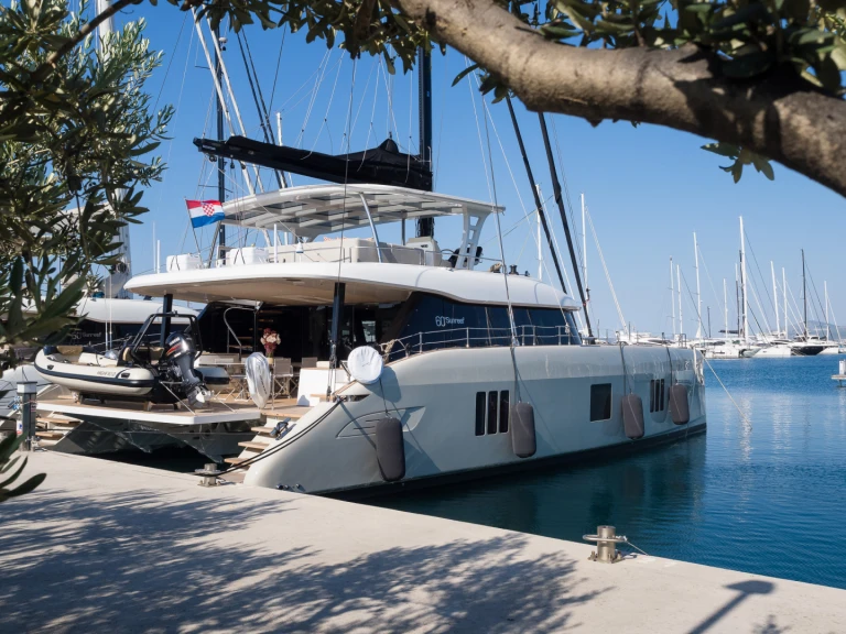 Catamarán para alquilar Kaštel Gomilica al mejor precio