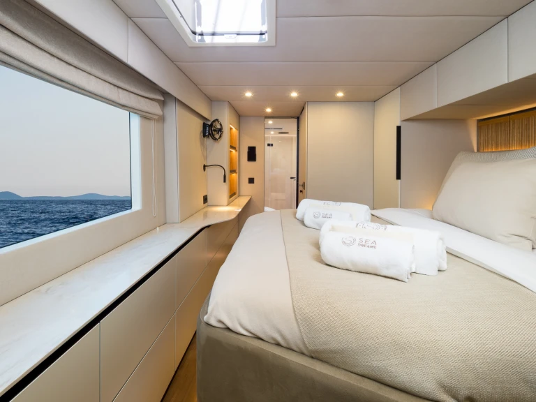 Catamarán para alquilar Kaštel Gomilica al mejor precio