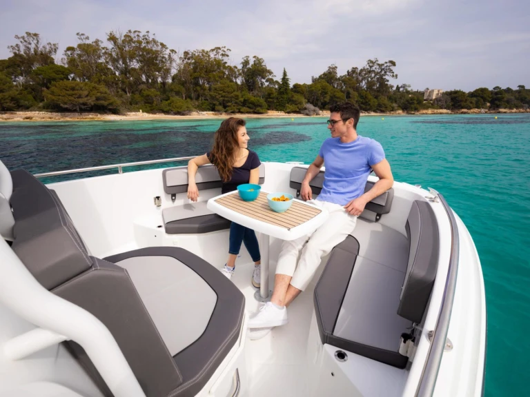Jeanneau Cap Camarat 7.5 CC de alquiler a Rapallo